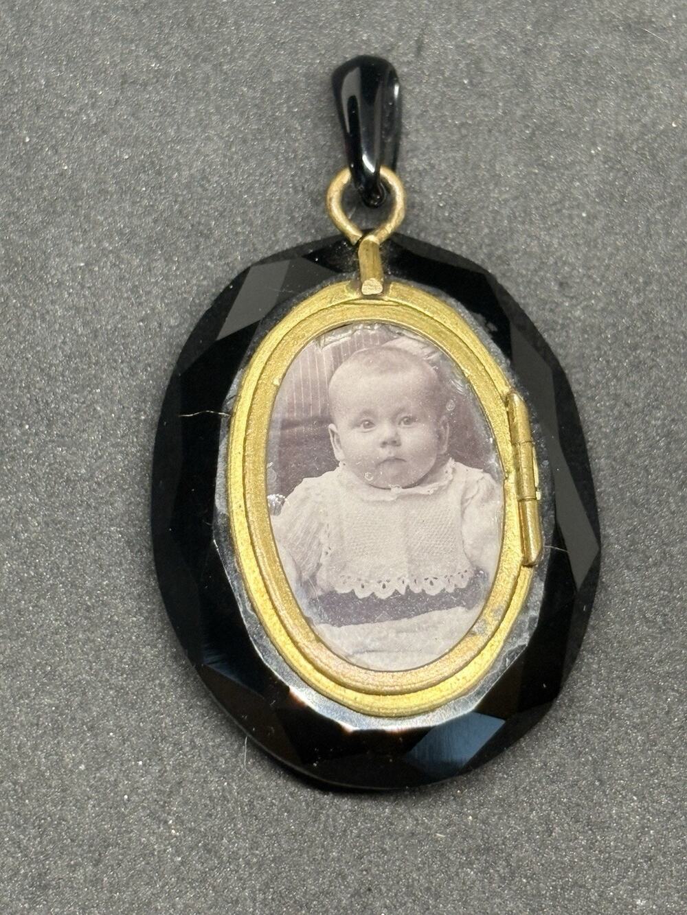 Antique Victorian Onyx Black Faceted Photo Mourning Necklace Baby Photo Locket